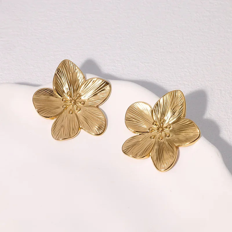 Sculptural Teardrop Earrings 3.9