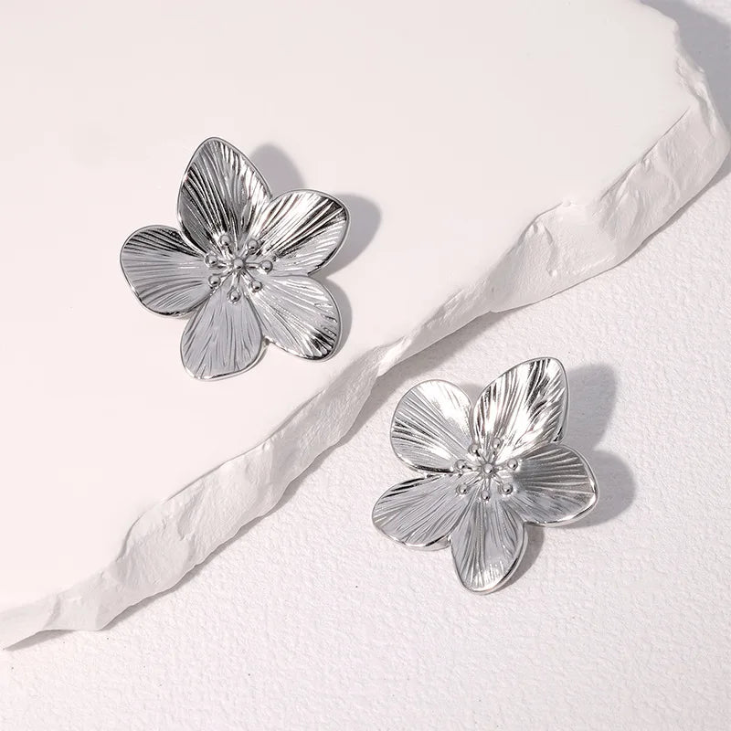 Sculptural Teardrop Earrings 3.9