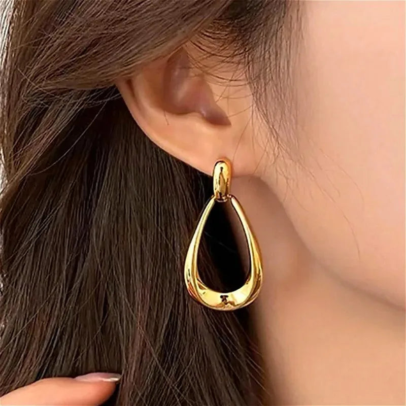 Sculptural Teardrop Earrings 3.9