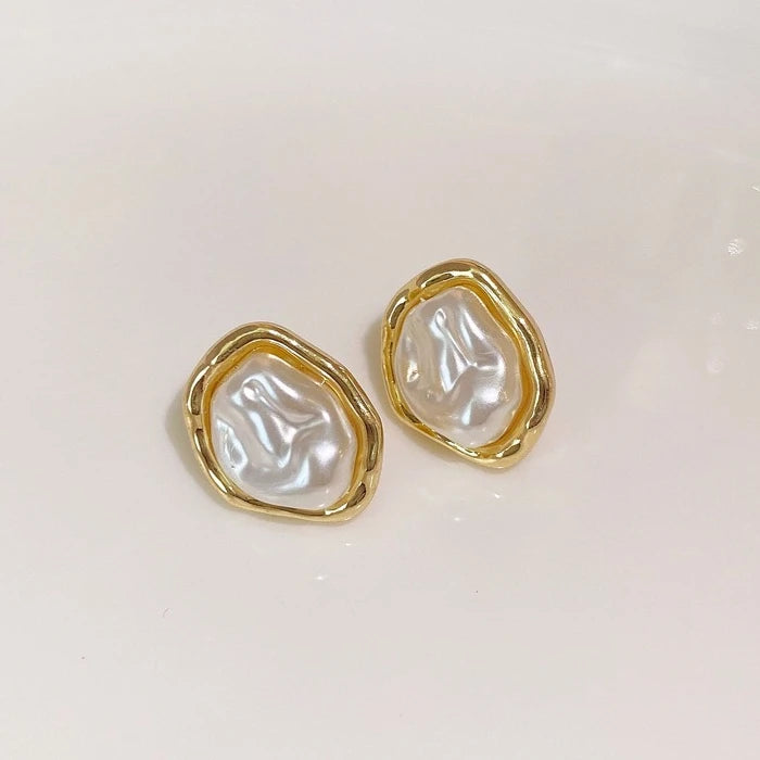 Sculptural Teardrop Earrings 3.9