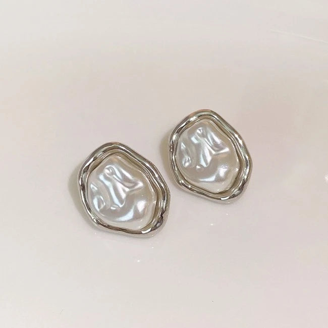 Sculptural Teardrop Earrings 3.9