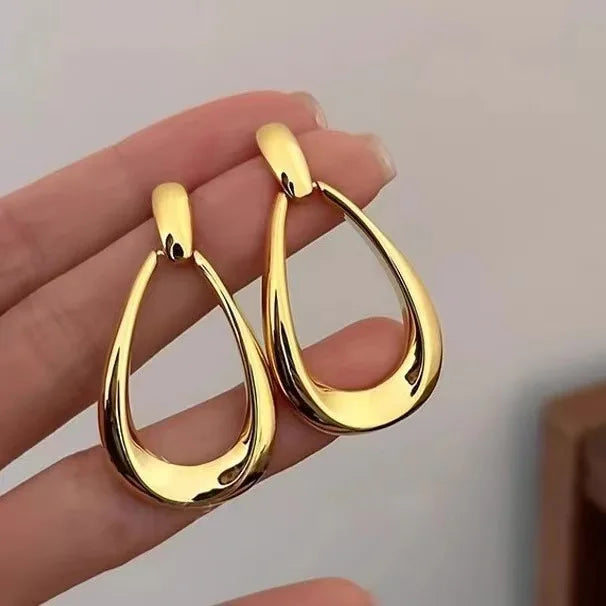 Sculptural Teardrop Earrings 3.9