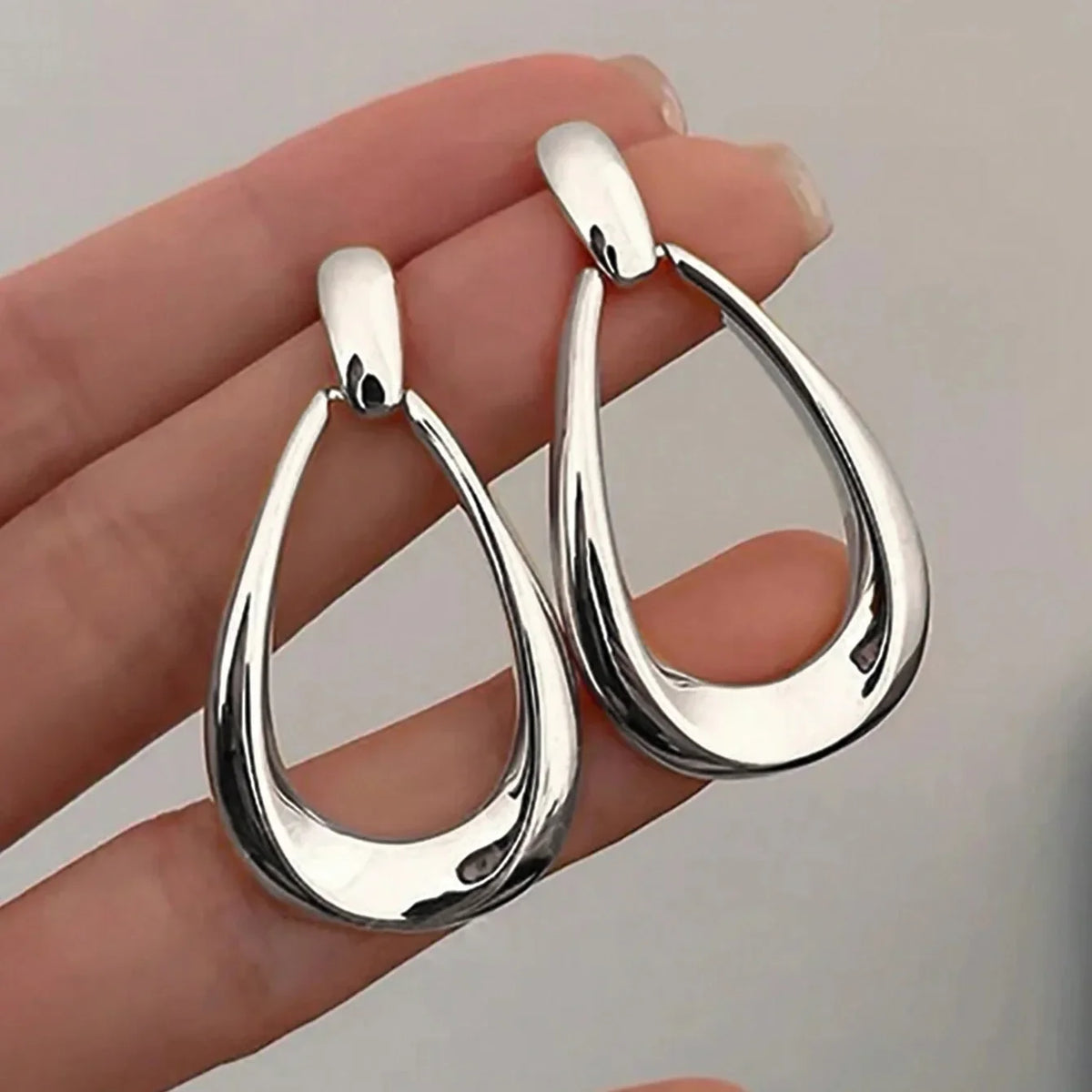 Sculptural Teardrop Earrings 3.9